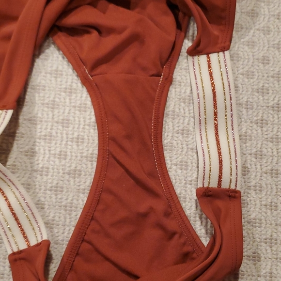 Rust colored bikini - Picture 6 of 6